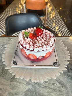 Kırmızı Pasta (8-10 Kişilik) görseli