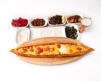 Kaşarlı Yumurtalı Pide görseli