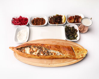 Kavurmalı Pide görseli