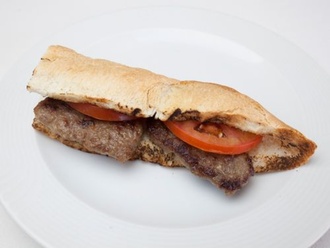 Çeyrek Ekmek Arası Köfte görseli