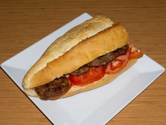 Üç Çeyrek Ekmek Arası Köfte görseli