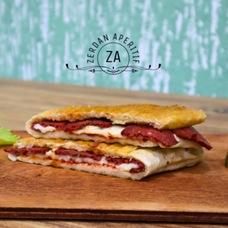 Yarım Ekmek Arası Sucuklu Kaşarlı Tost görseli