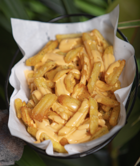 Cheddar Soslu Patates Kızartması görseli