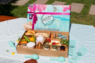 Hediye Konspetli Kahvaltı Kutu (2 Kişilik) görseli