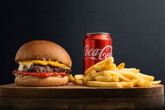 Cheeseburger Menü görseli
