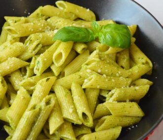 Pesto Soslu Makarna görseli