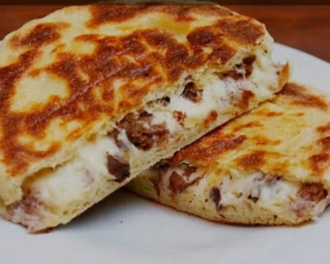 Karışık Tost + Domates + Salatalık + Zeytin görseli