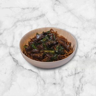 Sebzeli Erişte Üstü Sarımsak Soslu Dana Eti görseli