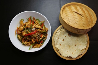 Mu Shu Tavuk (Pancake İle Sevis Edilir.) görseli