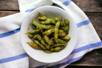 Chili Garlic Soslu Edamame (Acılı) görseli