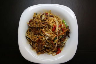 Dana Etli Sebzeli Erişte görseli