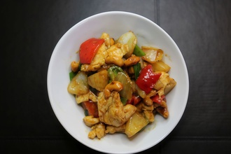 Thai Usulu Kaju Fıstıklı Tavuk görseli