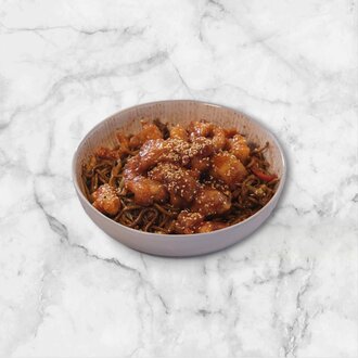 Sebzeli Erişte Üstü General Tso Tavuk görseli