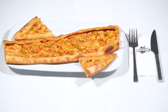 Tavuklu Pide görseli