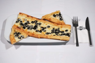 Kaşarlı Zeytinli Pide görseli