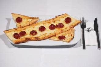 Sucuklu Kaşarlı Pide görseli