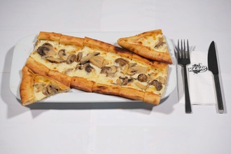 Mantarlı Kaşarlı Pide görseli