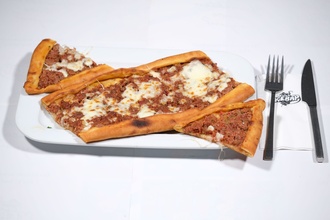 Kıymalı Kaşarlı Pide görseli