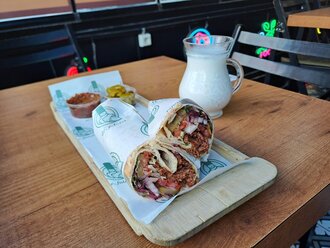 Vegan Et Döner Dürüm Ayran görseli