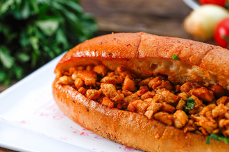 Eti Bol Ekmek Arası Tavuk Tantuni görseli