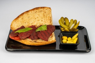 Yarım Ekmek Arası Sucuk görseli