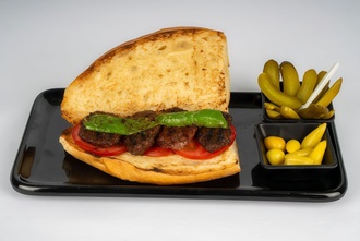 Yarım Ekmek Arası Köfte görseli