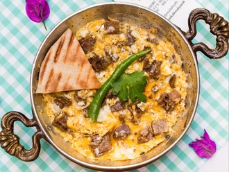 Çırpılmış Kavurmalı Yumurta görseli