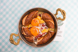 Sucuklu Peynirli Yumurtalı Simit görseli