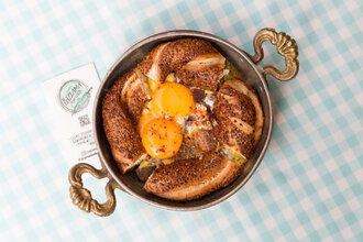 Kavurmalı Peynirli Yumurtalı Simit görseli