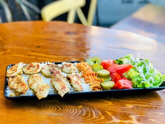 Pilav Üstü Izgara Tavuk (450 Gr.) görseli