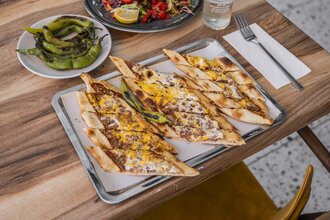 Kıymalı Yumurtalı Pide görseli