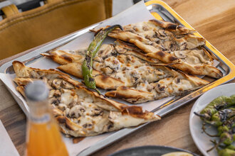 Mantarlı Kaşarlı Pide görseli