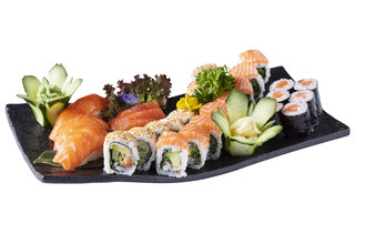 Hinata Salmon Lovers (28 Pcs) görseli