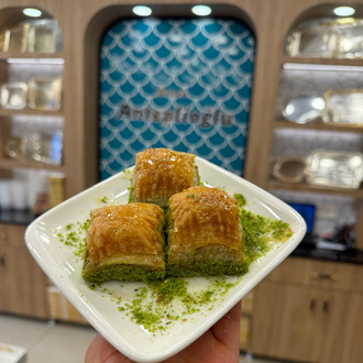 Fıstıklı Kuru Baklava (4 Adet) görseli