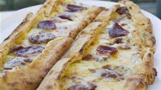 Sucuklu Kaşarlı Pide (Açık) görseli