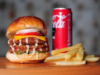 Double Chicken Peynirli Burger Menü görseli