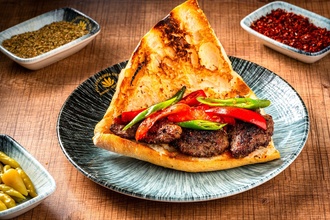 Yarım Ekmek Köfte görseli