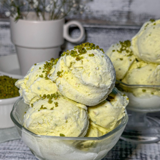 Artizan Dondurma Fıstıklı(şeker İlavesiz, %100 Jersey İnek Sütü)(500ml) görseli