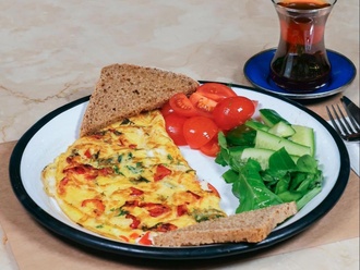 Sebzeli Omlet görseli