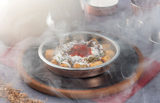 Yanık Yoğurtlu Kıymalı Közde Mantı görseli