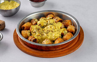 Köri Soslu Tavuklu Közde Mantı görseli