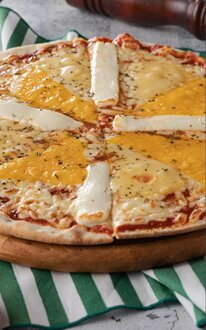 4 Peynirli Pizza görseli