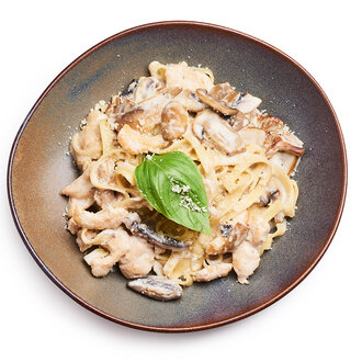 Tavuklu Mantarlı Fettuccine Alfredo görseli