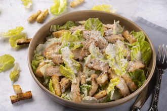 Tavuklu Sezar Salata görseli