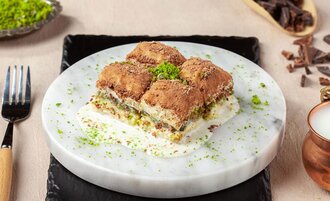 Fıstıklı Soğuk Baklava 1 Kg ( 6 Kişilik - 24 Dilim ) görseli