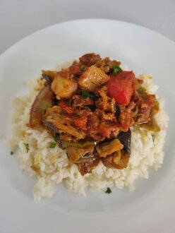 Pilav Üstü Patlıcan Musakka görseli