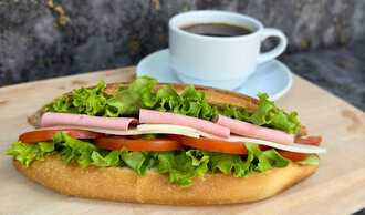 Kaşarlı Salamlı Sandviç görseli