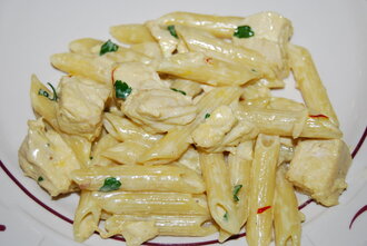 Tavuklu Kremalı Penne görseli