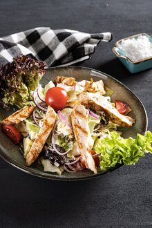 Sezar Salata görseli