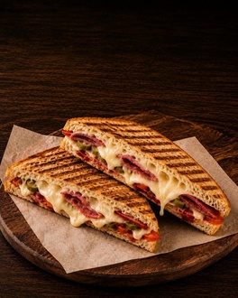 Yarım Ekmek Arası Karışık Tost görseli